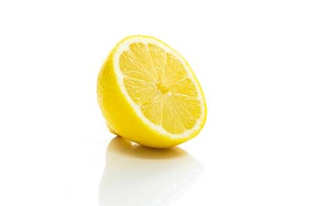 6 Proven Health Benefits of Lemons