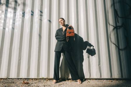 2025 Urban Fashion: Key Trends and Accessorizing Tips
